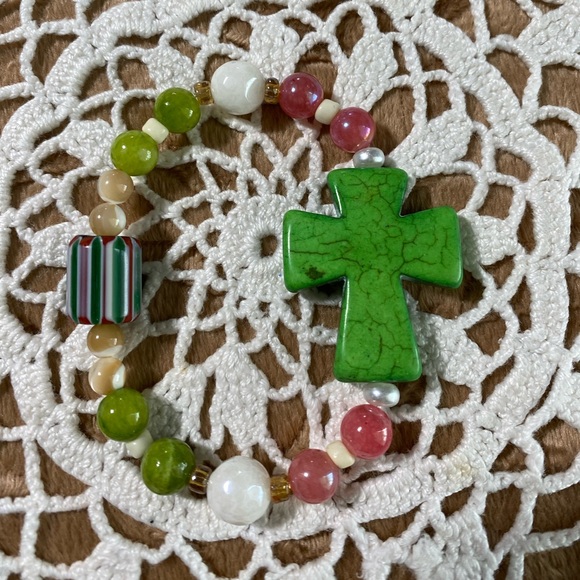 Hand crafted stretch beads bracelet. - Picture 6 of 15